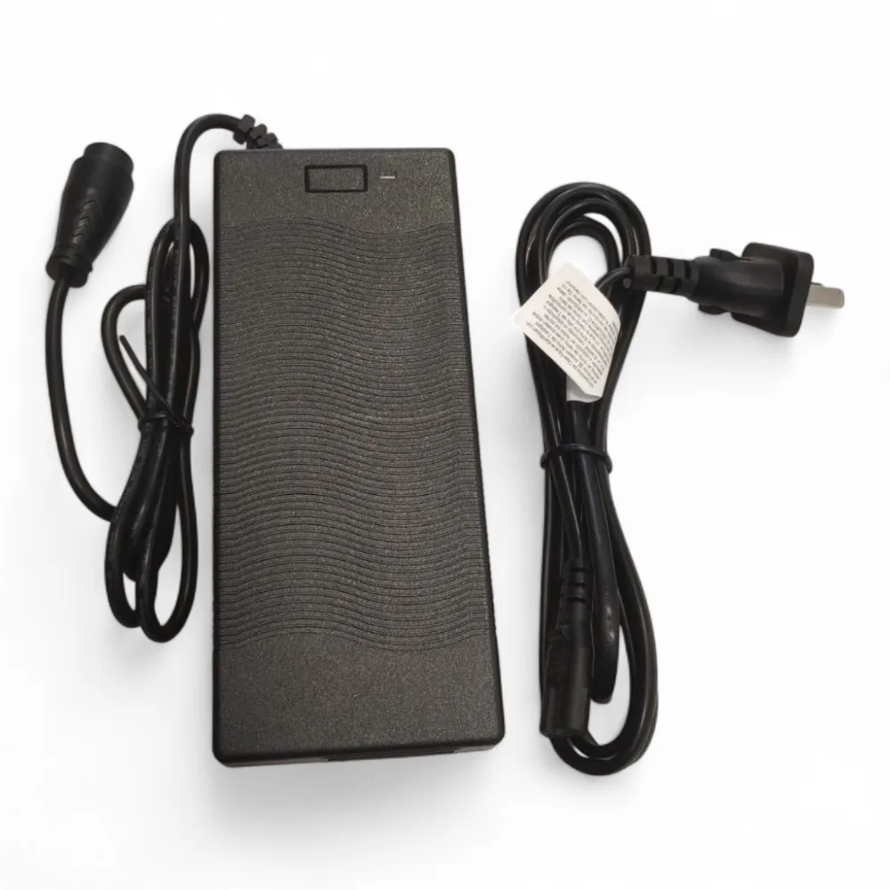 Cargador 48V Ficha tipo Ewol